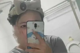 出差女朋友发来一张自拍照，这是被绿了嘛图片