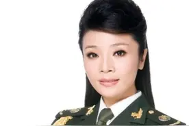 军旅美女歌唱家李丹阳图片