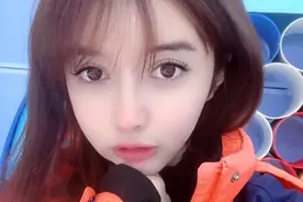 小说：“你女朋友挺漂亮的。”图片