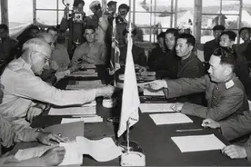 李承晚不愿和谈，彭总专打伪军，金城战役，喀秋莎毁天灭地图片