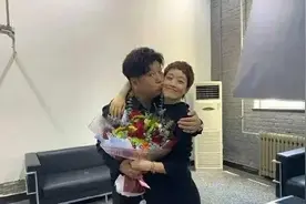 和高伟光举止亲密和已婚男大玩亲亲的马伊琍，网友终于看不下去了图片