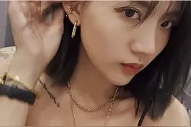 台湾女星照顾小孩至凌晨，赖床10分钟被老公指责，瞬间暴怒不理人图片