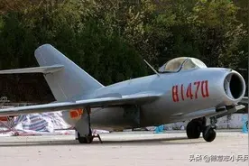 《你想知道歼击机地面滑行的操作方法吗？》图片