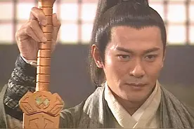 江华58岁生日，一家四口同框，26岁护士儿子帅气，女儿似妈妈图片