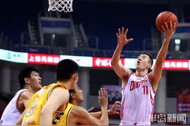 33次失误！青岛男篮不敌广厦遭四连败，排名跌至11位，该打起精神了图片