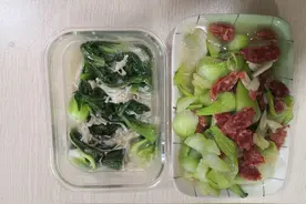 用微波炉做的一菜两吃：腊肠炒青菜梗，青菜金针菇图片