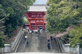 日本小众旅行地，因漫画《花牌奇缘》爆火，如今成了网红打卡地图片