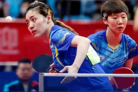 王曼昱/车晓曦女双夺冠：这是我们两个人的完美图片