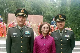 秦基伟将军子女如今在哪？长子次子都是中将，女婿也是军中将军图片