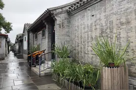 清爽老胡同，厕所不再闻味寻 | 总书记在北京草厂四条胡同叮嘱“让城市留住记忆，让人们记住乡愁”图片