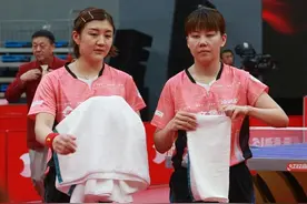 3-0迎开门红！王曼昱抢队友零食，陈梦也有份，场下比场上还热闹图片