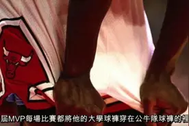 NBA球员的怪癖：拉塞尔赛前经常呕吐，詹姆斯抛镁粉是模仿乔丹？图片