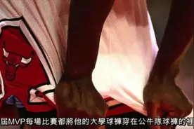 NBA球员的怪癖：拉塞尔赛前经常呕吐，詹姆斯抛镁粉是模仿乔丹？图片