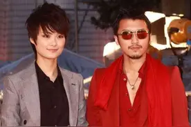李宇春和谢霆锋，一个眼神秒懂的神交友情图片