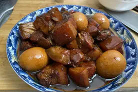 做红烧肉时，到底要不要焯水？很多人搞错了，难怪出锅又腻又柴图片