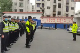 摩托车、电动车整治第一天，交警收缴遮阳篷（伞）800余把.....图片