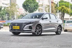 新车 | 长安逸动PLUS 1.4T自动锋尚型上市 售8.89万元图片