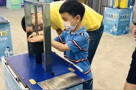 “流动科技馆”/可穿戴仿生机械臂……科普集市展示趣味科技~图片