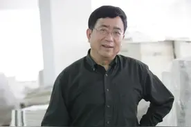余秋雨的真实水平如何？易中天的评价不留情面，金庸的评价很幽默图片