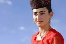 我国一县位于四国交界，是中国唯一的白人民族，美女如云风景如画图片