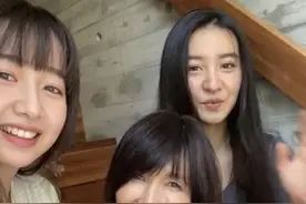 木村拓哉两女儿母亲节直播，工藤静香素颜入镜，母女仨首公开同框图片