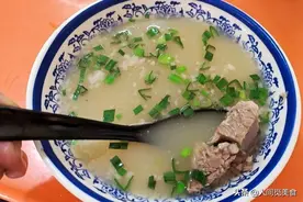 上海老街的羊肉馆，如今涨到90元1斤，当地人爱来这喝早酒吃肉图片