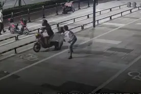 深夜街头这一幕，惊心动魄！图片