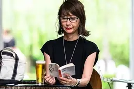 日本60岁奶奶太会打扮，穿搭时尚气质出众，美得看不出真实年龄图片