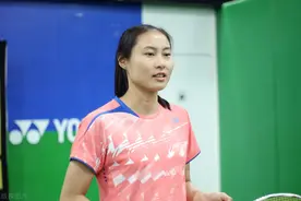 国羽18岁的世界冠军---王仪涵图片