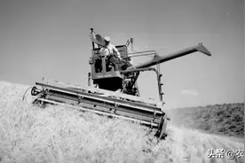 农机志丨约翰迪尔收获机极简史，农机人应了解图片