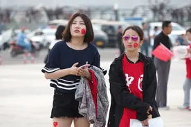 大连困惑：为何女孩普遍大嗓门、大高个、说话烟台味？图片