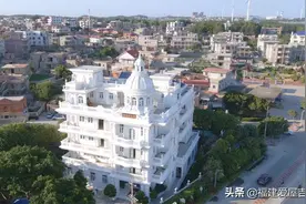 晋江富豪为纪念先辈，建白宫，用黄金装修图片