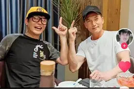 “常威”与“董天宝”两大反派奸角聚首，十指相扣，上演嘟嘴吻图片