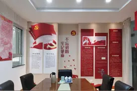 卡思迪莱：党建引航 织造强国强军时尚风采图片