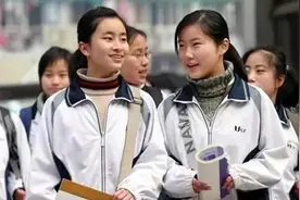 孩子考了985，父母的生活却更辛苦图片