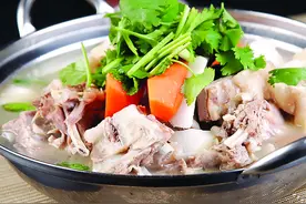 600元买20斤羊肉，朋友聚在一起吃，肉烂汤鲜，全身暖和图片