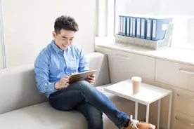 前妻被情人抛弃后找我复婚，我笑着对她说：我嫌脏图片