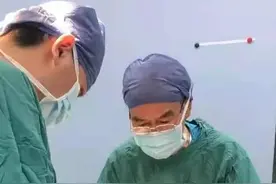 体育课老师篮球场上跟腱断裂，微创手术5天出院图片