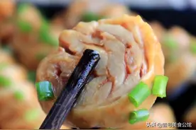 鸡腿这样做太解馋，鲜嫩无骨，不炸不炖，家人都爱吃的家常美味图片