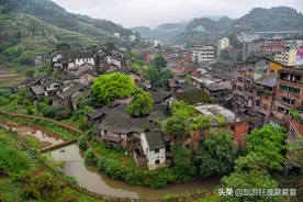 四川合江的小众古镇，因“庙宇兴场”而得名，明清建筑接连成片图片
