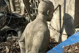 汪精卫被炸墓焚尸，1995年儿子回国祭拜看到父亲跪像，有何反应？图片