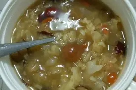 美食分享：红枣桂圆银耳枸杞粥、红豆粥、猪肝瘦肉粥的简单做法图片