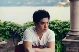 李健回应“不要孩子”，“没必要延续自己”为啥引全网热议？图片