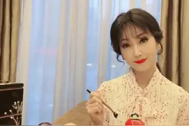 赵雅芝发动态庆68岁生日，穿热裤露长腿显性感，保养超好无皱纹图片