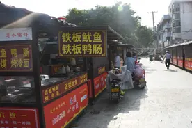 餐饮小推车让城市管理更有“温度”图片