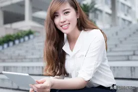 两性交往，女人叫你“哥”，多半是在告诉你这2个意思图片
