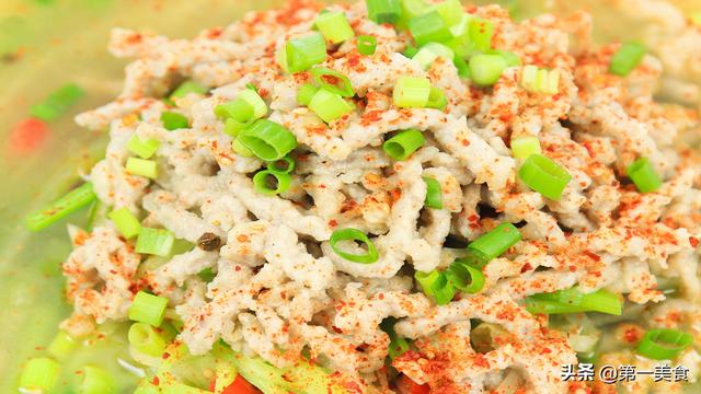 大厨教你水作牛肉丝的家常做法，食材简单，香辣可口，好吃又下饭