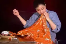 敬一丹深情朗诵《母亲是一种岁月》，感人落泪图片
