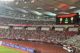 半场战报！武磊、金敬道破门，国足2比0领先关岛队图片