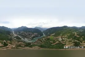 湖北兴山：路成品牌财自来图片